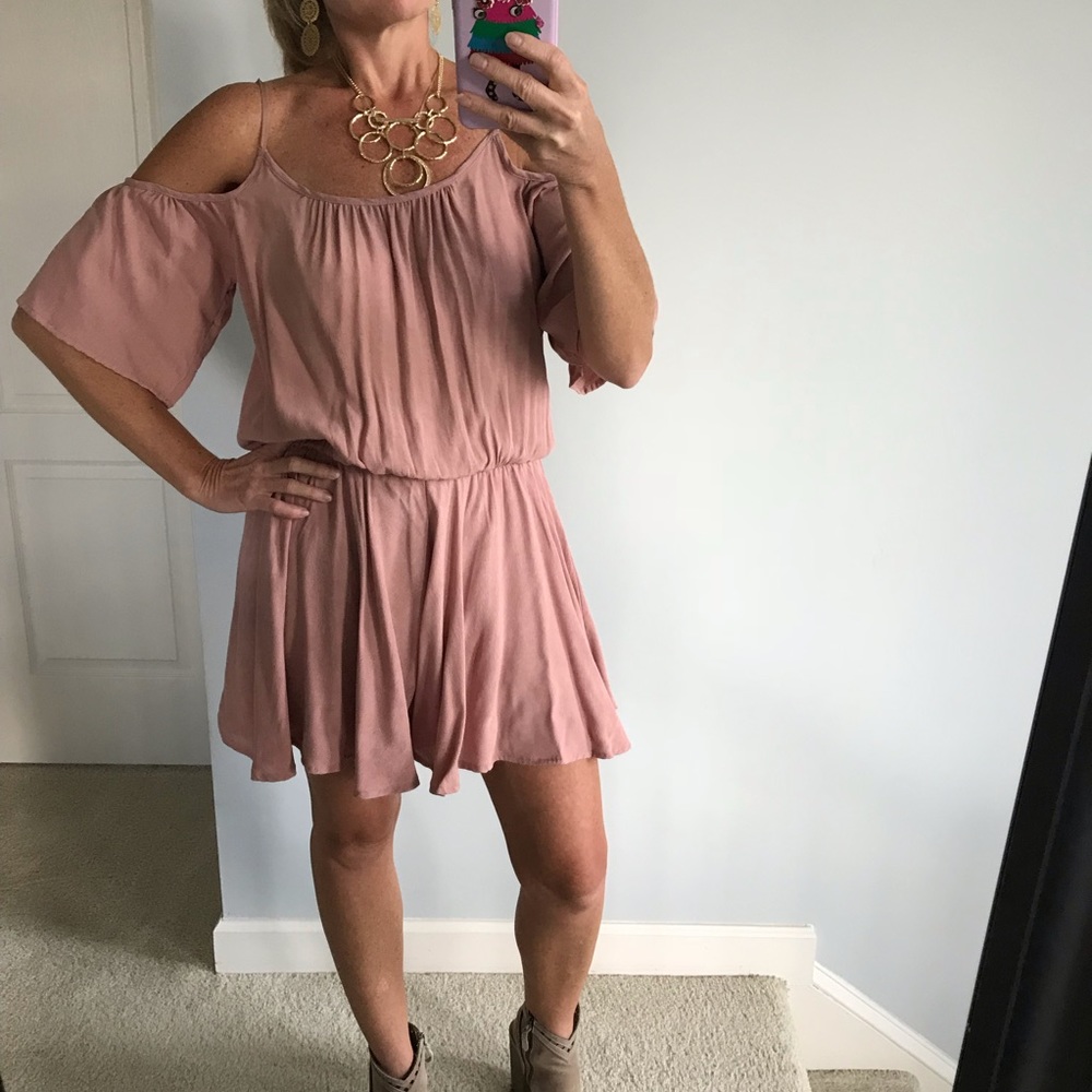 🌸SIZE SMALL LEFT🌸Cold Shoulder Romper - Picture 2 of 6